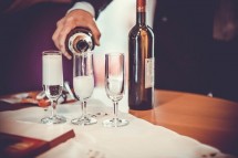 Bring QelviQ to Regulate your Wines