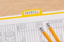 How does Willow Pay stand out among payroll bureaus in Surrey?