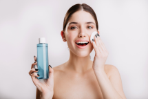 Glow Daily with Ginseng Cleansing Oil Now !